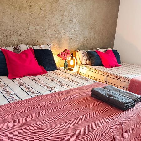 Urquinaona Rooms برشلونة المظهر الخارجي الصورة